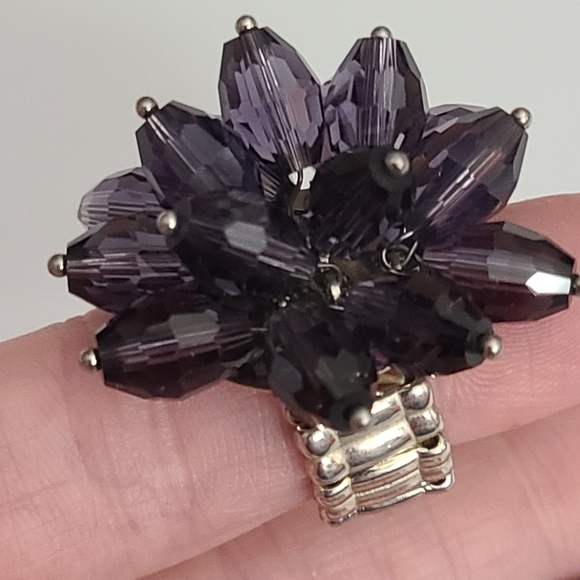 Cha Cha Ring Glass Beads Purple Faceted Stretchy Silver Vintage - Picture 8 of 8